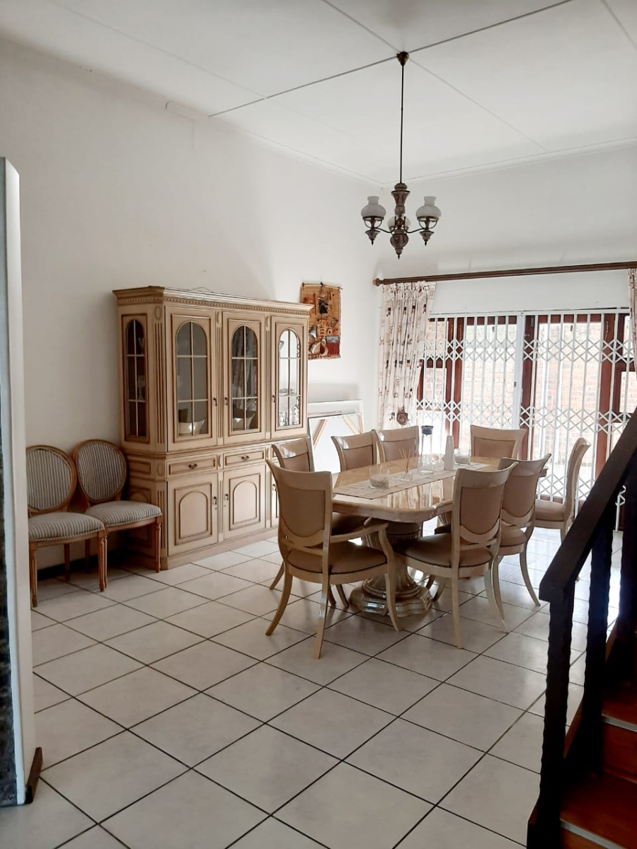 5 Bedroom Property for Sale in Amalinda Eastern Cape